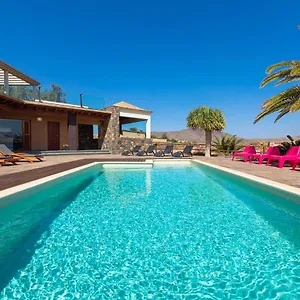 Homeforguest Oasis With Swimming Pool In 4000m2 Garden Villa